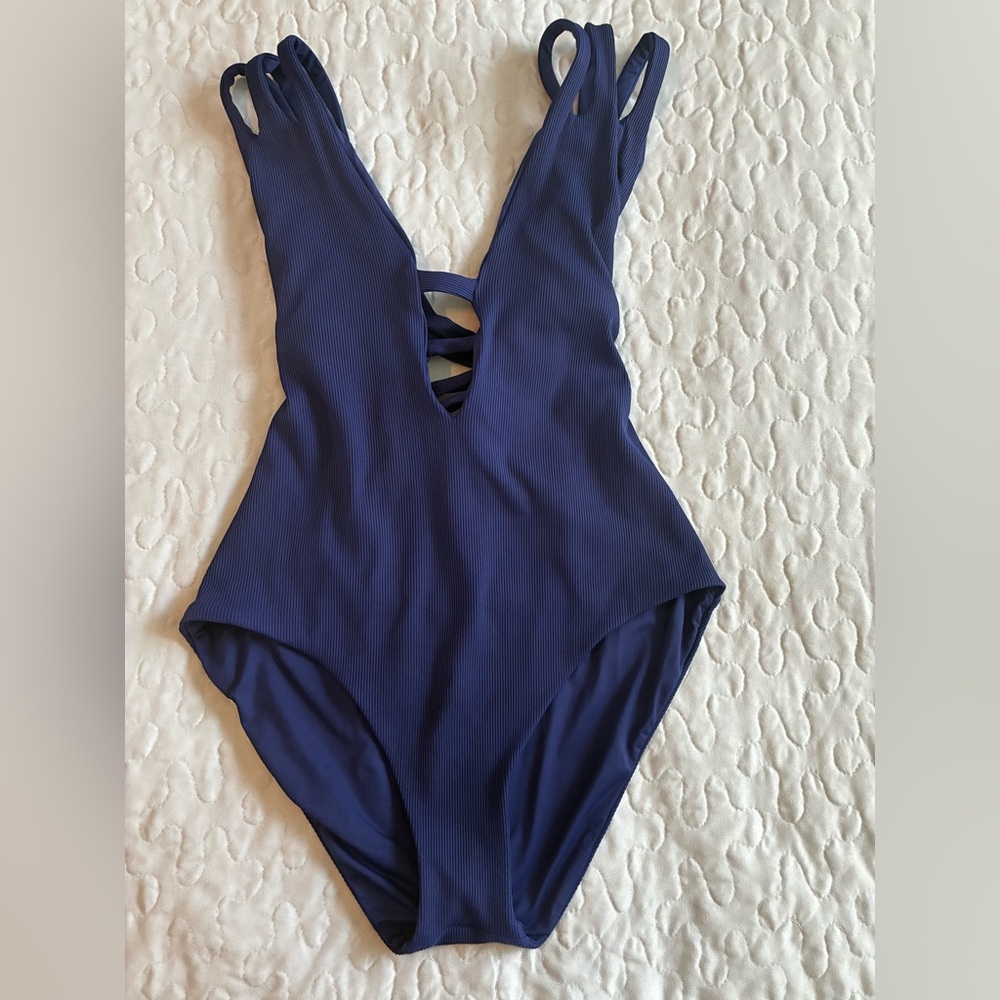 Becca swimsuit one piece size Medium